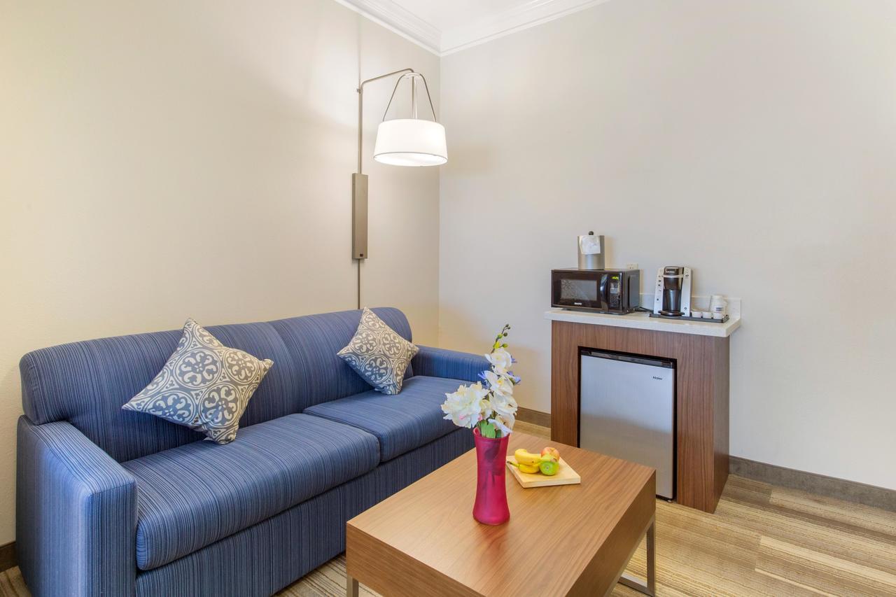 Holiday Inn Express Houston-Alvin By Ihg Εξωτερικό φωτογραφία
